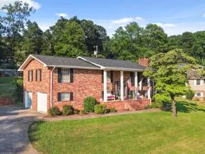 2124 Colonial Parkway Drive, Chattanooga, TN